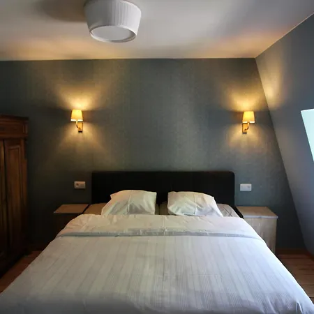 Chateau In Champagne Views 塞纳河畔巴尔