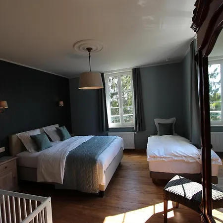 Chateau In Champagne Views *